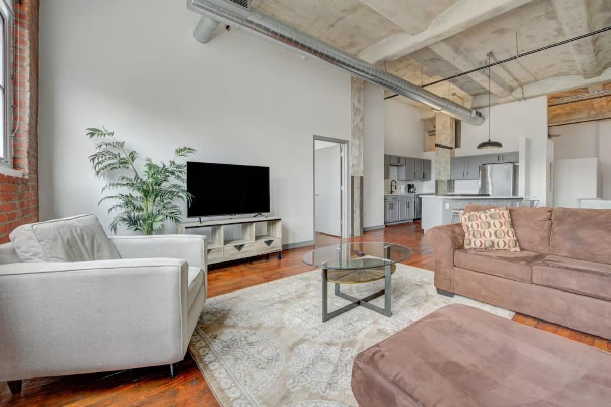 2Br 2Ba Spacious Historic Loft With Gym By Envitae カンザスシティ エクステリア 写真